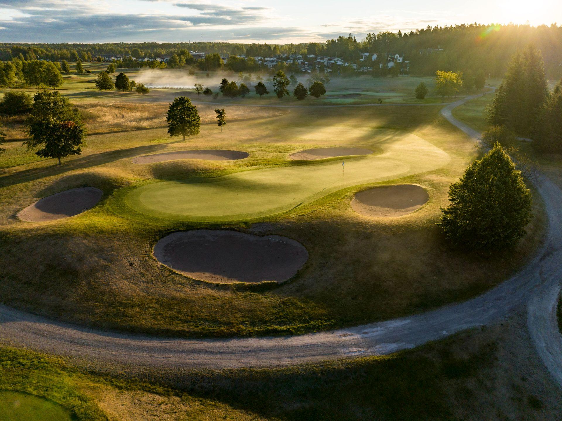 Espoo Ringside Golf 1. kuva – Golfpiste Kenttäopas – Suomi