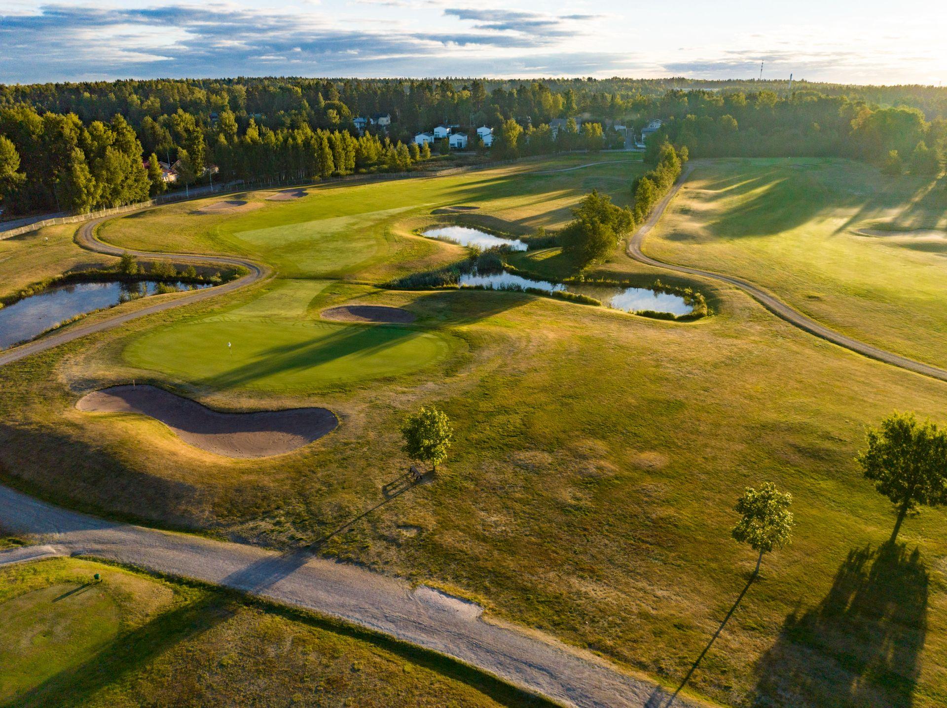 Espoo Ringside Golf 3. kuva – Golfpiste Kenttäopas – Suomi