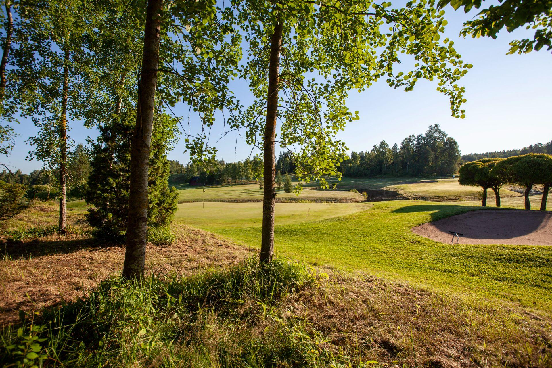 Nevas Golf 2. kuva – Golfpiste Kenttäopas – Suomi