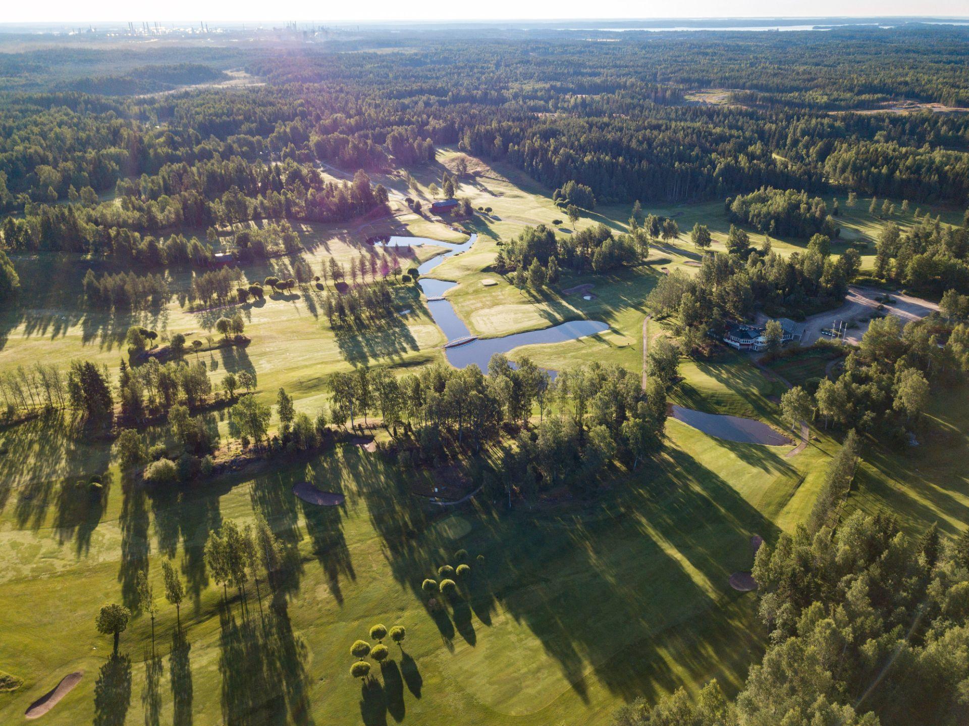 Nevas Golf 3. kuva – Golfpiste Kenttäopas – Suomi