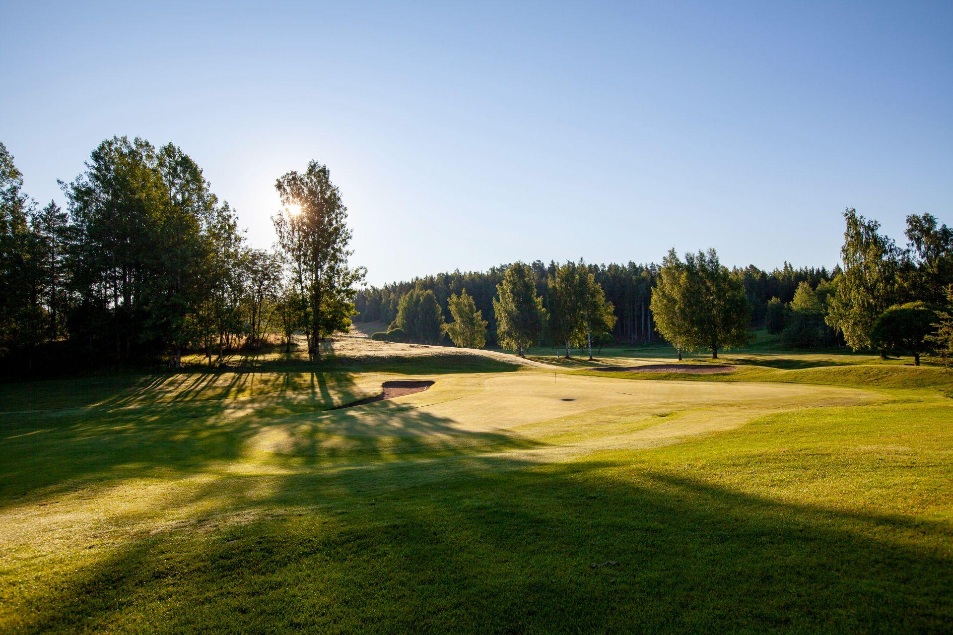 Nevas Golf 5. kuva – Golfpiste Kenttäopas – Suomi