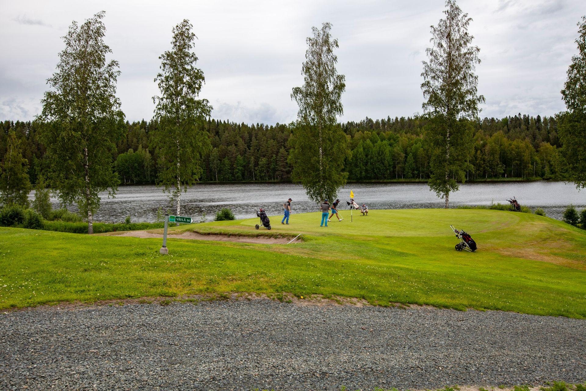 TarinaGolf 3. kuva – Golfpiste Kenttäopas – Suomi