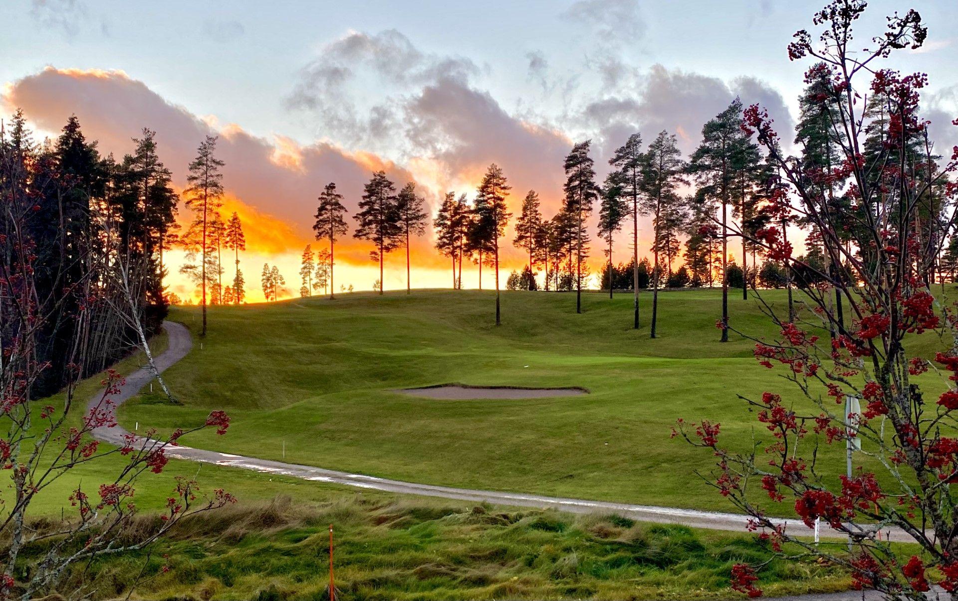 Hill Side Golf 1. kuva – Golfpiste Kenttäopas – Suomi