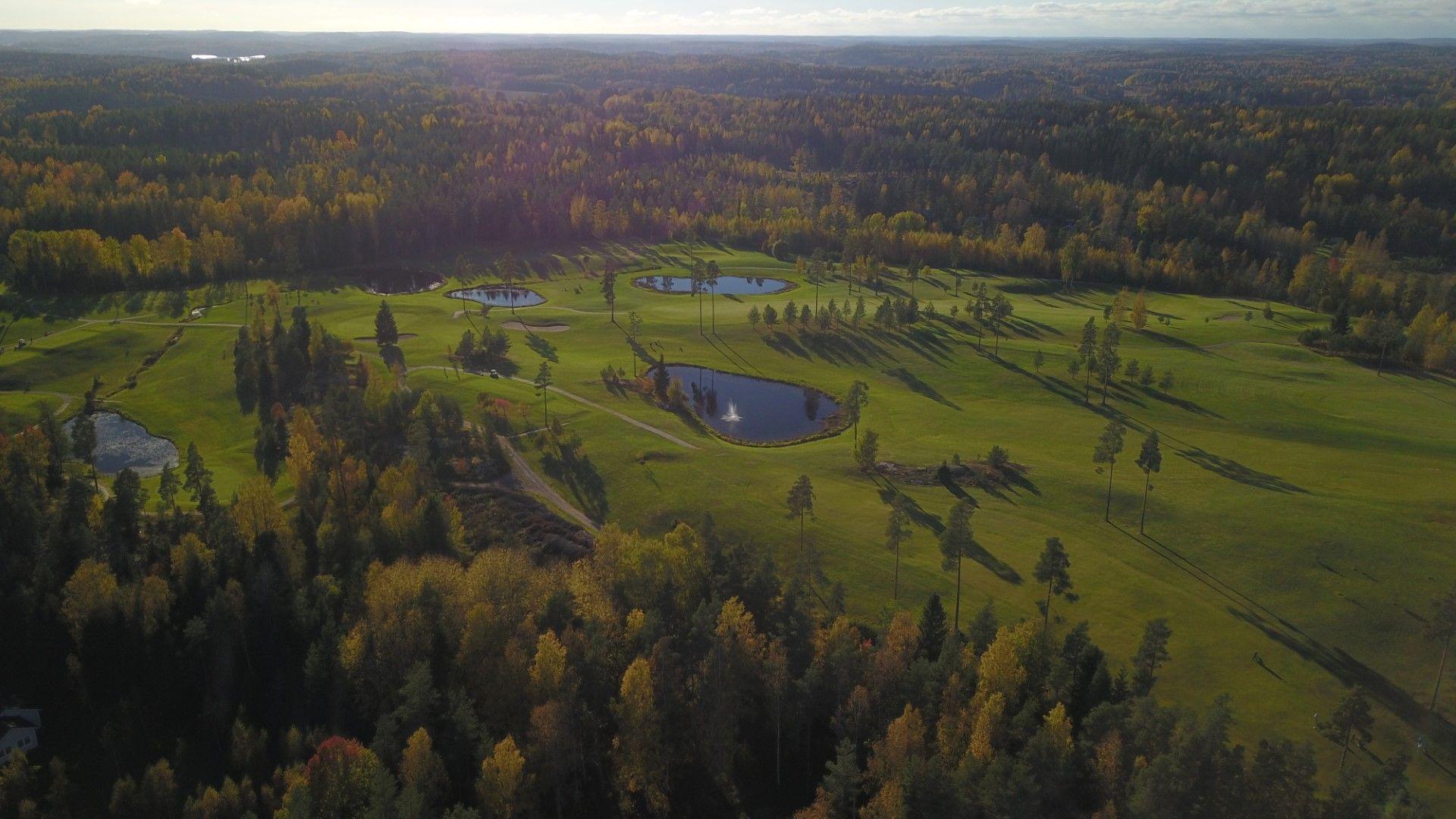 Hill Side Golf 2. kuva – Golfpiste Kenttäopas – Suomi